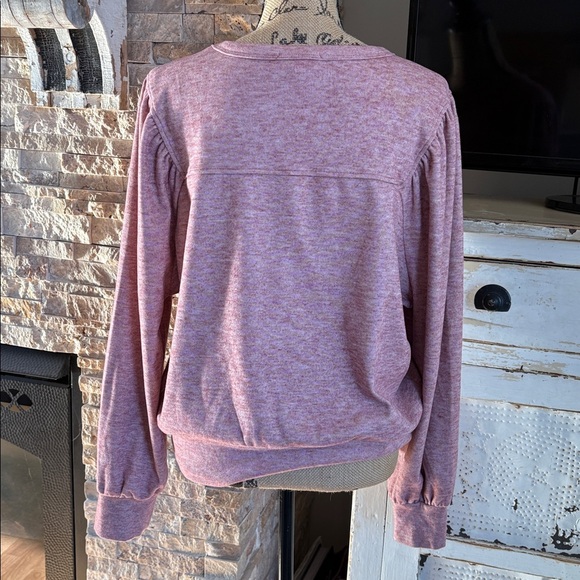 Evereve Kylar pleated sleeve pullover long sleeve sweatshirt rose pink soft - Picture 11 of 16
